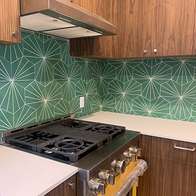 HEX BAKERY VERT FONCE 05 - JANE KIM DESIGN KITCHEN 2-1 HEXAGONAL TILES